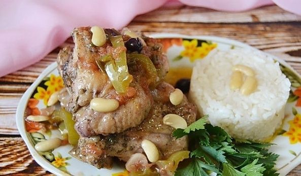 Курица по?американски: «Деревенский капитан» — томат, смородина и ароматные орехи