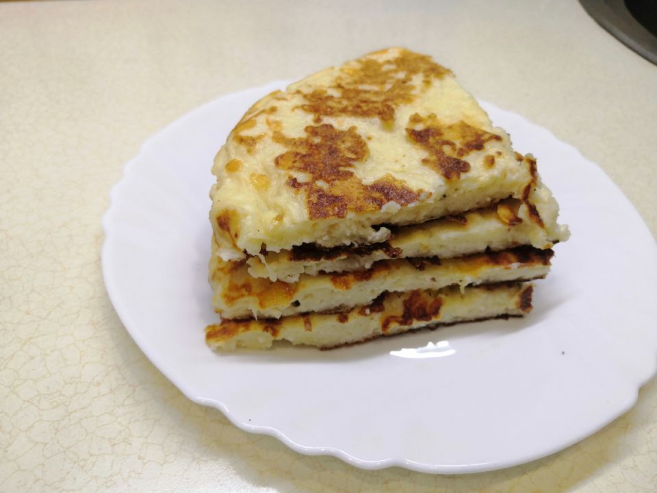 Лепешки с творогом и сыром: простой и быстрый рецепт для истинных гурманов