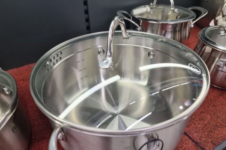 Не спешите выбрасывать кастрюлю: простой способ вернуть ей блеск