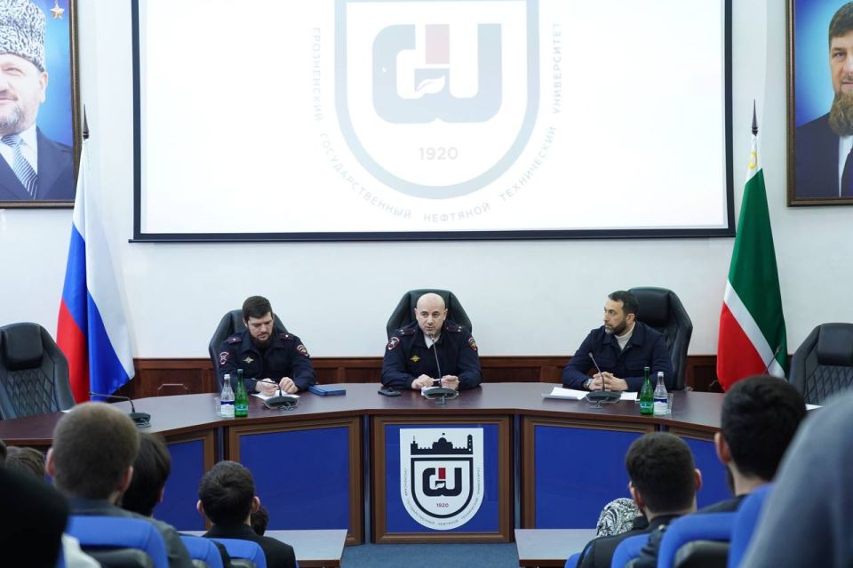 В ГГНТУ им. академика М.Д. Миллионщикова прошел открытый урок по безопасности дорожного движения