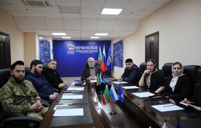 Валид Зайналабдиев принял участие в селекторном совещании, посвященном реализации проекта «Финансовая опора для семей Героев»