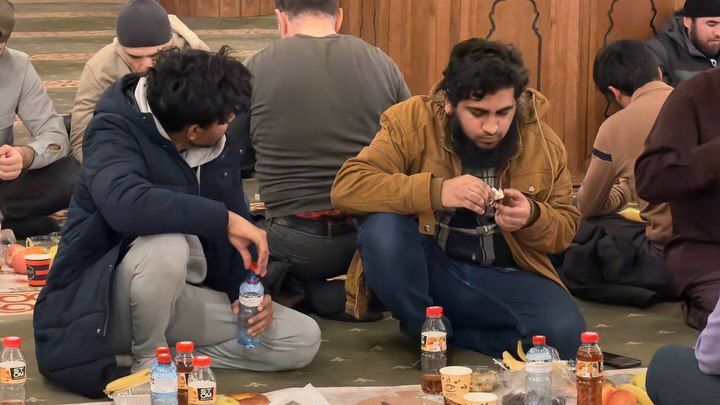 В течение всего месяца Рамадан в мечети «Сердце Чечни» в Грозном будут проходить коллективные ифтары, организованные за счёт Регионального общественного фонда имени Первого Президента Чеченской Республики, Героя России... В течение всего месяца Рамадан в мечети «Сердце Чечни» в Грозном будут проходить коллективные ифтары, организованные за счёт Регионального общественного фонда имени Первого Президента Чеченской Республики, Героя России...