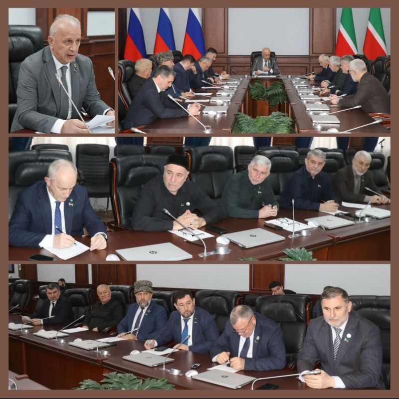 Под председательством Б.А. Хазбулатова состоялось заседание Комитета Парламента Чеченской Республики по образованию, науке и культуре