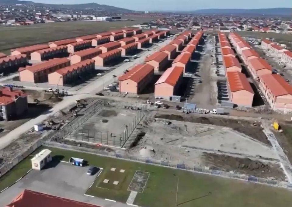 � �������, � ������������ ������, ������������ ������������� 200 ����������� ����������