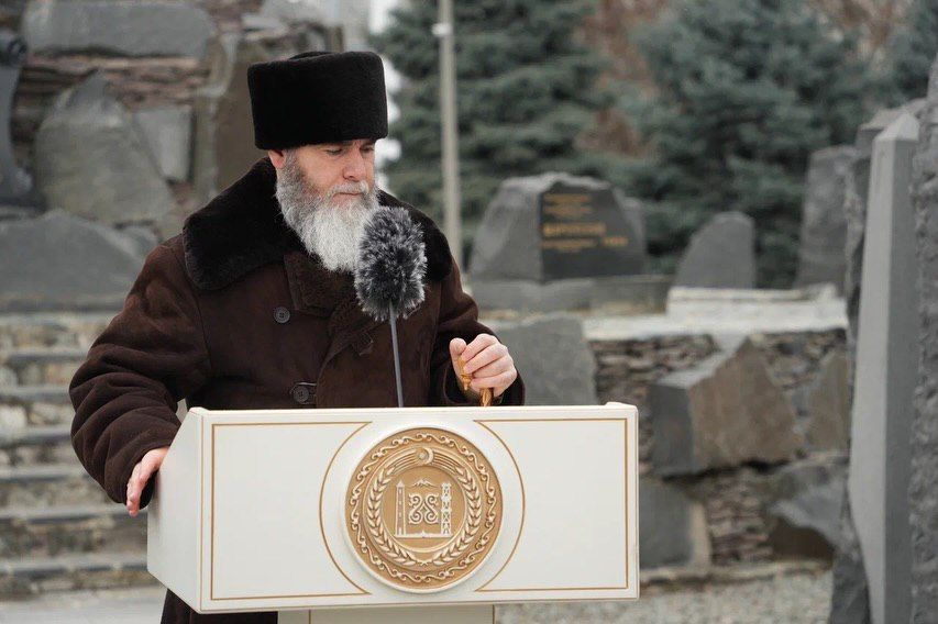 В Грозном у мемориала памяти жертв политических репрессий и погибших в борьбе с международным терроризмом состоялось мероприятие, приуроченное к 82-й годовщине со дня выселения чеченского народа В Грозном у мемориала памяти жертв политических репрессий и погибших в борьбе с международным терроризмом состоялось мероприятие, приуроченное к 82-й годовщине со дня выселения чеченского народа