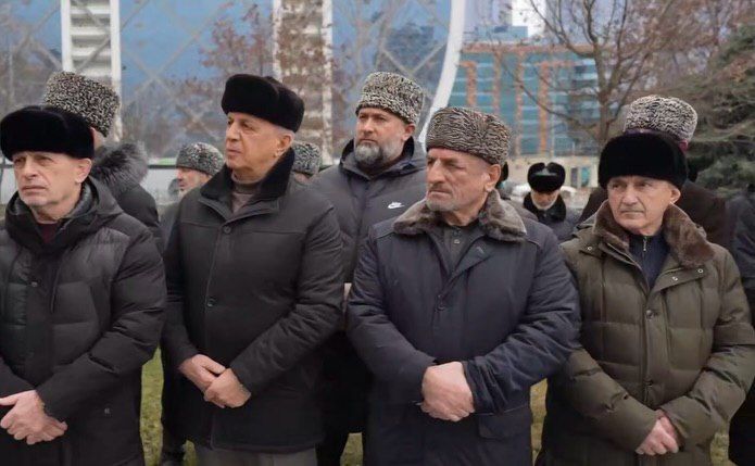 В Грозном у мемориала памяти жертв политических репрессий и погибших в борьбе с международным терроризмом состоялось мероприятие, приуроченное к 82-й годовщине со дня выселения чеченского народа В Грозном у мемориала памяти жертв политических репрессий и погибших в борьбе с международным терроризмом состоялось мероприятие, приуроченное к 82-й годовщине со дня выселения чеченского народа