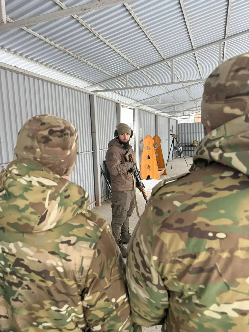 В филиале Центра «ВОИН» в Чеченской Республике под руководством опытных инструкторов проводится комплексная подготовка добровольцев перед их отправкой в зону СВО В филиале Центра «ВОИН» в Чеченской Республике под руководством опытных инструкторов проводится комплексная подготовка добровольцев перед их отправкой в зону СВО