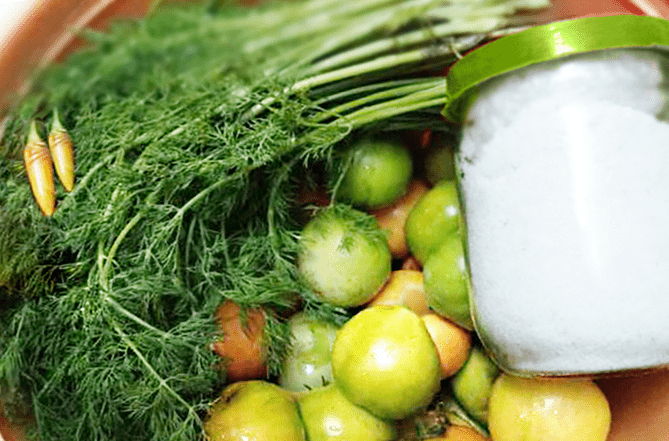 Уникальные и вкусные квашеные бурые помидоры: секреты приготовления