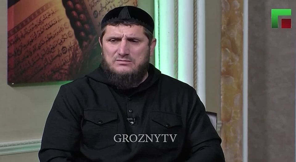 В программе «Ислам а, дахар а» богослов Анвар Магадаев подробно раскрыл глубокое значение священного месяца Рамадан