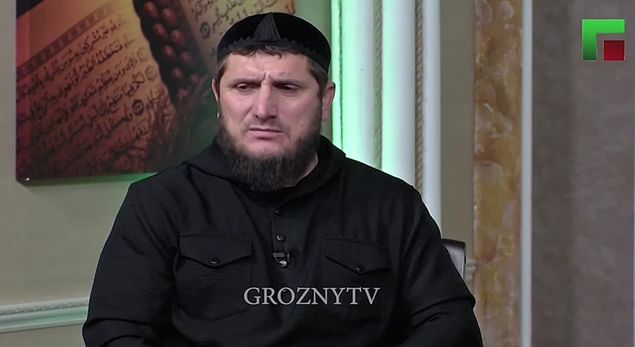 В программе «Ислам а, дахар а» богослов Анвар Магадаев подробно раскрыл глубокое значение священного месяца Рамадан