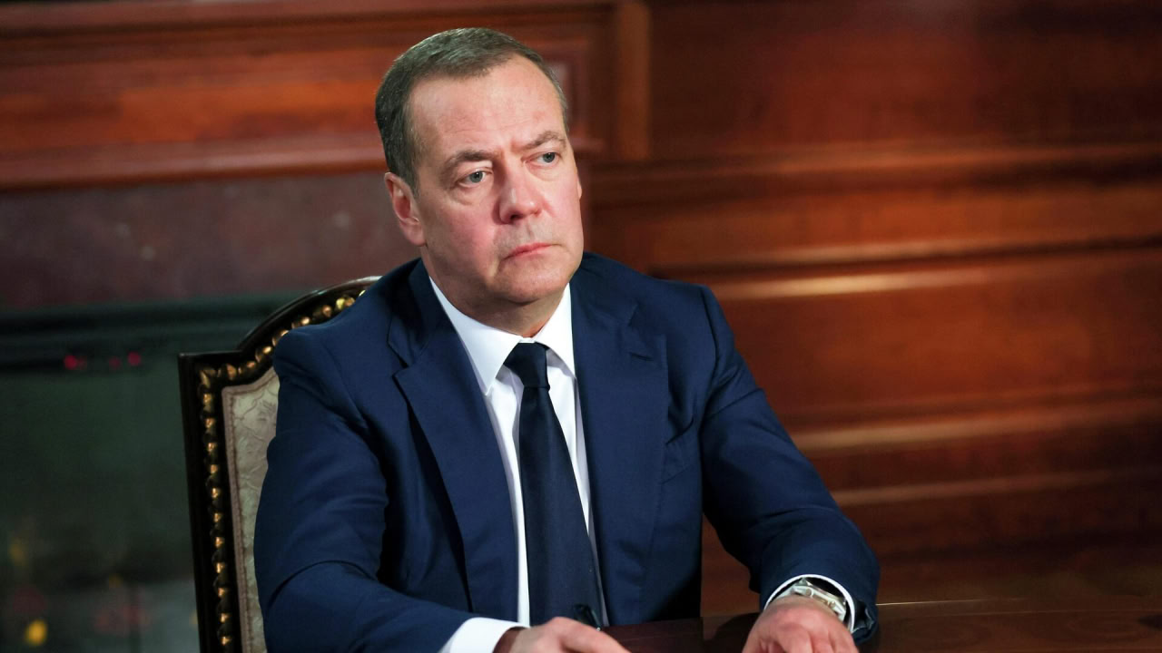 Медведев напомнил Каллас, как российские военные могут попасть в ЕС