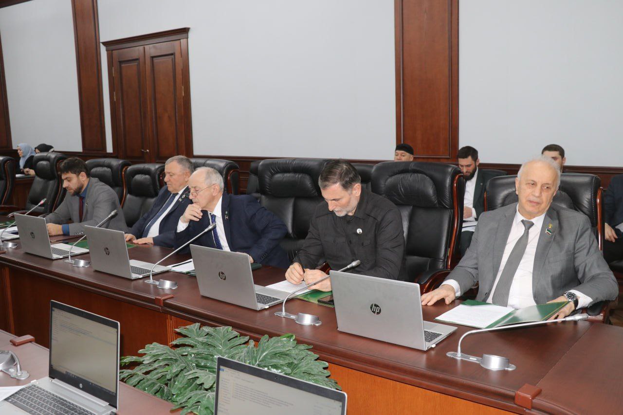 Шаид Жамалдаев провел 102-е заседание Совета Парламента ЧР Шаид Жамалдаев провел 102-е заседание Совета Парламента ЧР