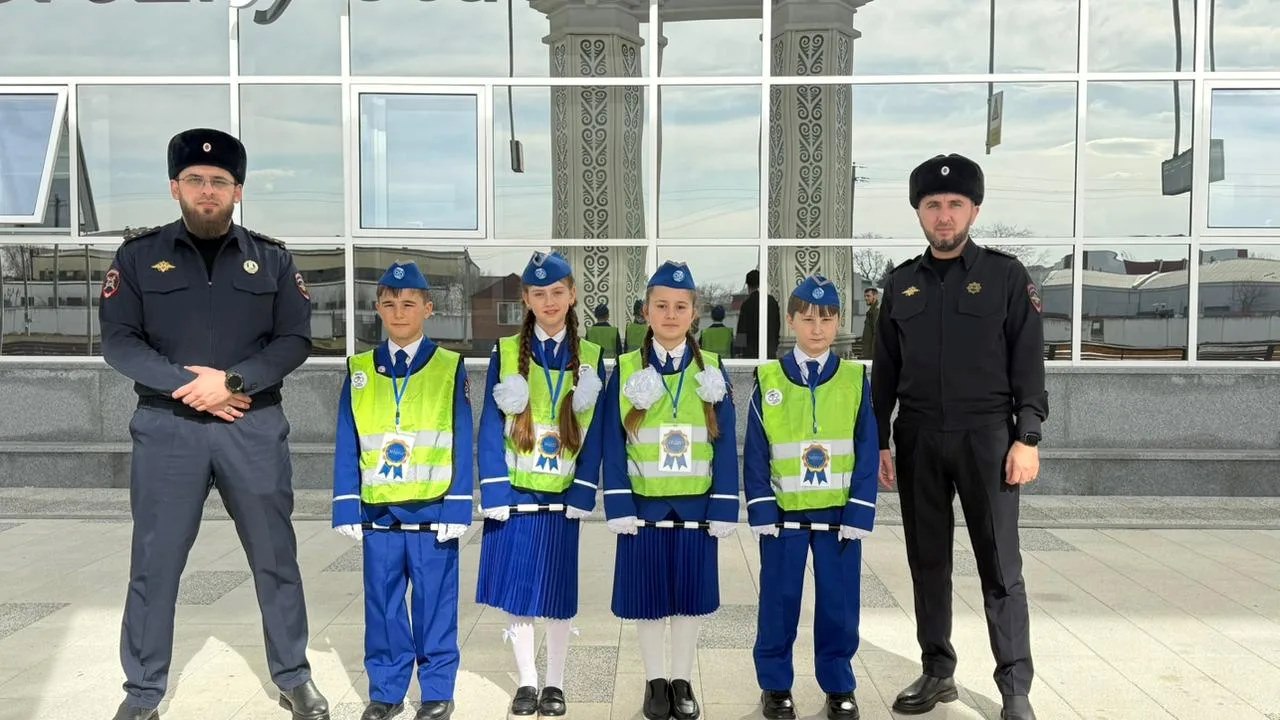 Отряд юных инспекторов движения из Каргалинской средней общеобразовательной школы №1 посетил железнодорожный вокзал города Грозного Отряд юных инспекторов движения из Каргалинской средней общеобразовательной школы №1 посетил железнодорожный вокзал города Грозного
