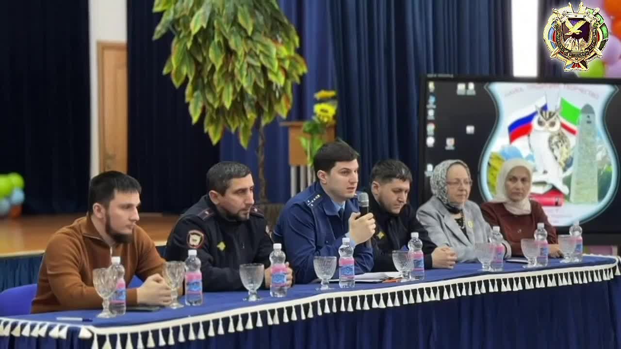 Встреча с населением. Во исполнение поручения прокурора республики Арсана Адаева прокуратурой Гудермесского района с привлечением сотрудников полиции и работников комиссии по делам несовершеннолетних проведены тематические...