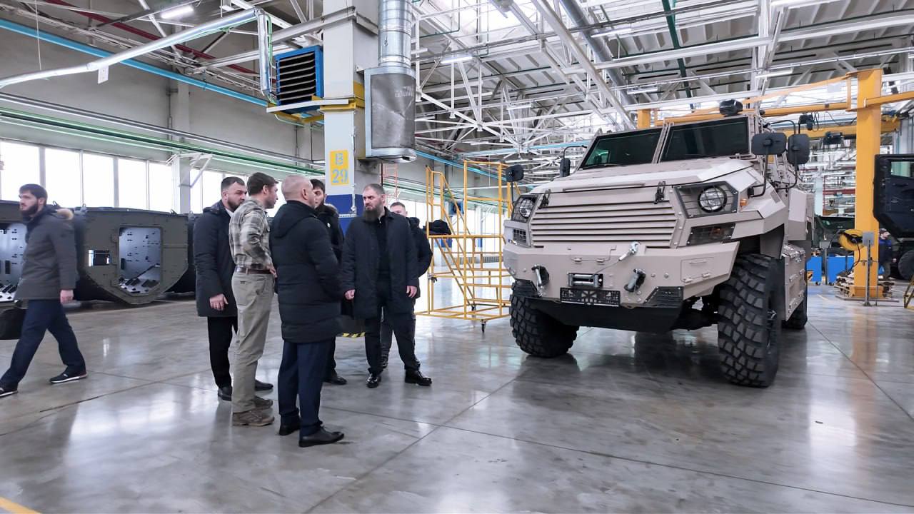 Делегация из Чеченской Республики во главе с руководителем Российского университета спецназа имени В. В. Путина Байбетаром Вайхановым посетила специализированное предприятие АО «Ремдизель» в городе Набережные Челны Делегация из Чеченской Республики во главе с руководителем Российского университета спецназа имени В. В. Путина Байбетаром Вайхановым посетила специализированное предприятие АО «Ремдизель» в городе Набережные Челны