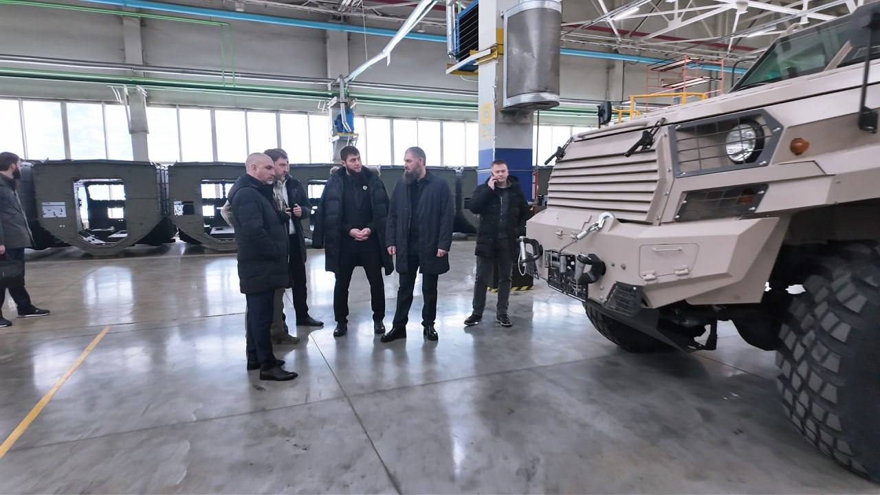 Делегация из Чеченской Республики во главе с руководителем Российского университета спецназа имени В. В. Путина Байбетаром Вайхановым посетила специализированное предприятие АО «Ремдизель» в городе Набережные Челны Делегация из Чеченской Республики во главе с руководителем Российского университета спецназа имени В. В. Путина Байбетаром Вайхановым посетила специализированное предприятие АО «Ремдизель» в городе Набережные Челны