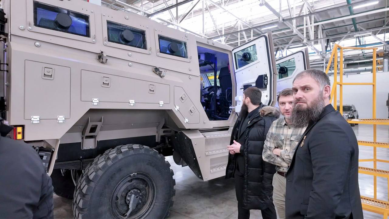 Делегация из Чеченской Республики во главе с руководителем Российского университета спецназа имени В. В. Путина Байбетаром Вайхановым посетила специализированное предприятие АО «Ремдизель» в городе Набережные Челны Делегация из Чеченской Республики во главе с руководителем Российского университета спецназа имени В. В. Путина Байбетаром Вайхановым посетила специализированное предприятие АО «Ремдизель» в городе Набережные Челны