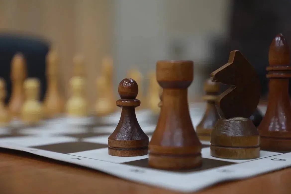 Министерство Чеченской Республики по национальной политике, внешним связям, печати и информации совместно с Федерацией шахмат ЧР и региональным отделением Общероссийской общественной организации «Союз пенсионеров России» по... Министерство Чеченской Республики по национальной политике, внешним связям, печати и информации совместно с Федерацией шахмат ЧР и региональным отделением Общероссийской общественной организации «Союз пенсионеров России» по...