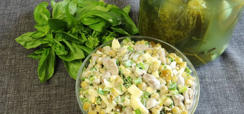 Вкусный салат за пару минут: просто, быстро и невероятно аппетитно