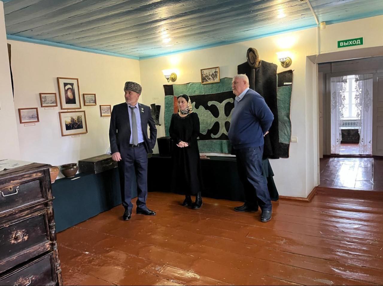 Депутаты посетили Литературный музей М.Ю. Лермонтова Депутаты посетили Литературный музей М.Ю. Лермонтова