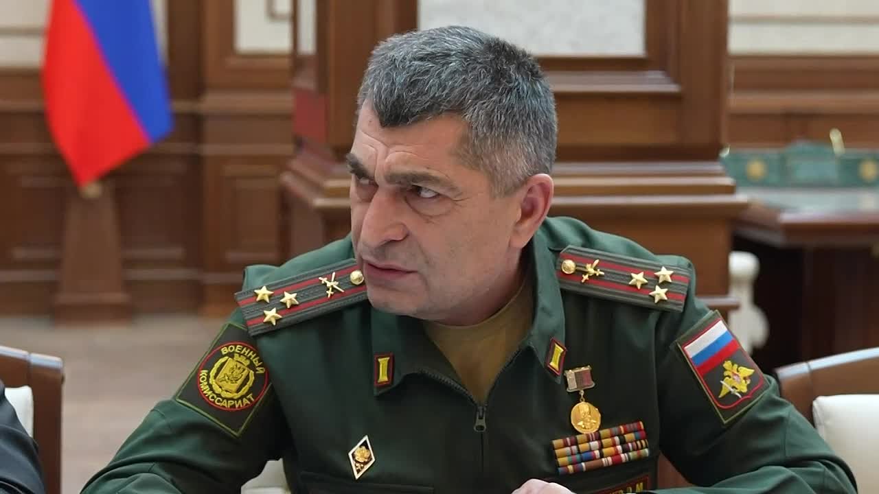 Магомед Даудов: Друзья! Ход реализации инвестиционных проектов на территории Грозного, а также вопросы проведения весеннего призыва и развития бизнеса в республике обсудил вместе с БРАТЬЯМИ на совещании в Правительстве