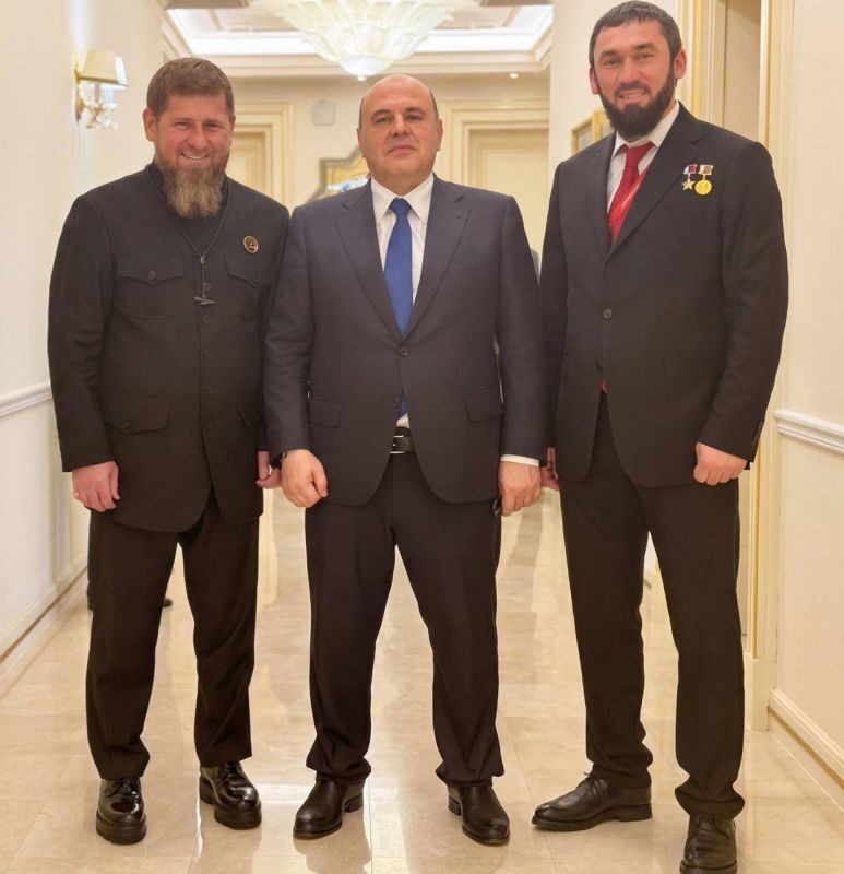 Магомед Даудов: Дорогие друзья! Сегодня день рождения выдающегося государственного деятеля и опытного политика нашей страны — Председателя Правительства Российской Федерации Михаила Мишустина