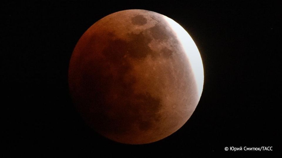 Полное лунное затмение 3 марта продлится 59 минут (с 14:05 до 15:04 мск)