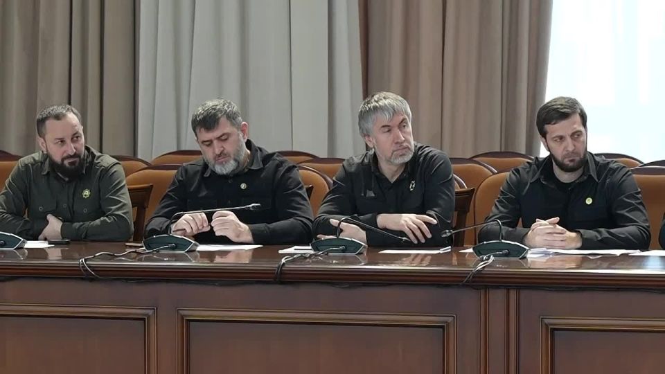 Магомед Даудов: Друзья! Актуальные вопросы социально-экономического развития региона обсудили на совещании в Правительстве Чеченской Республики
