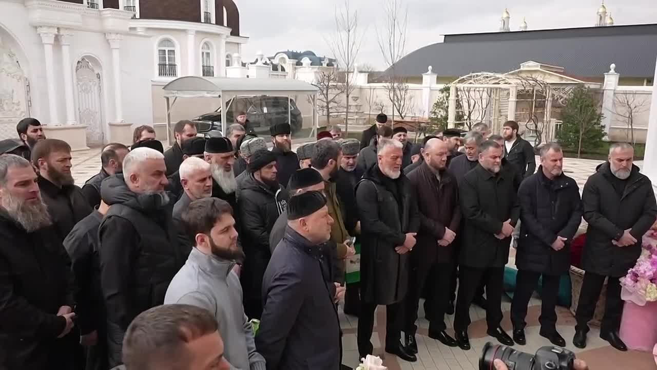 Адам Делимханов: Вместе с дорогими БРАТЬЯМИ мы поздравили с Международным женским днём Президента Регионального общественного фонда имени Первого Президента ЧР, Героя России АХМАТА-ХАДЖИ КАДЫРОВА (ДАЛА цуьнан гIазот къобал...