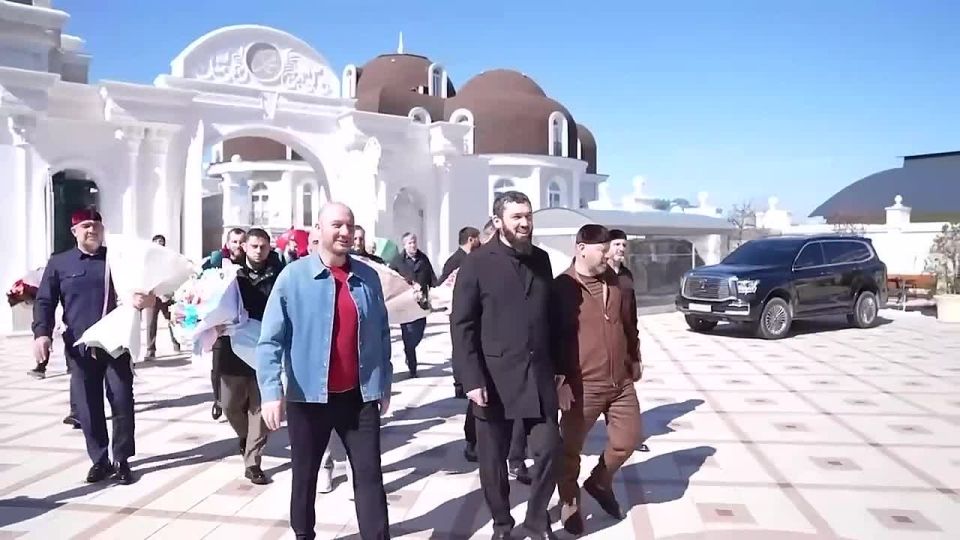 Магомед Даудов: Друзья! Поздравляю с Международным женским днём мою ДОРОГУЮ МАМУ, Президента Регионального общественного фонда им. Первого Президента ЧР, Героя России АХМАТА-ХАДЖИ КАДЫРОВА (ДАЛА гIазот къобалдойла цуьнан)...