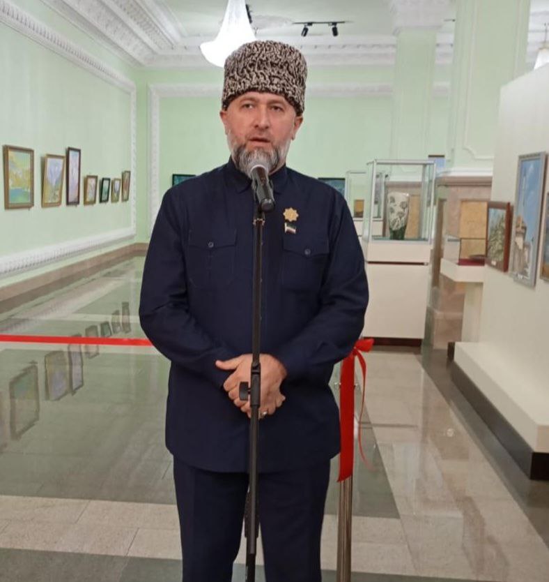 Депутаты приняли участие в открытии выставки «Весеннее настроение» Депутаты приняли участие в открытии выставки «Весеннее настроение»