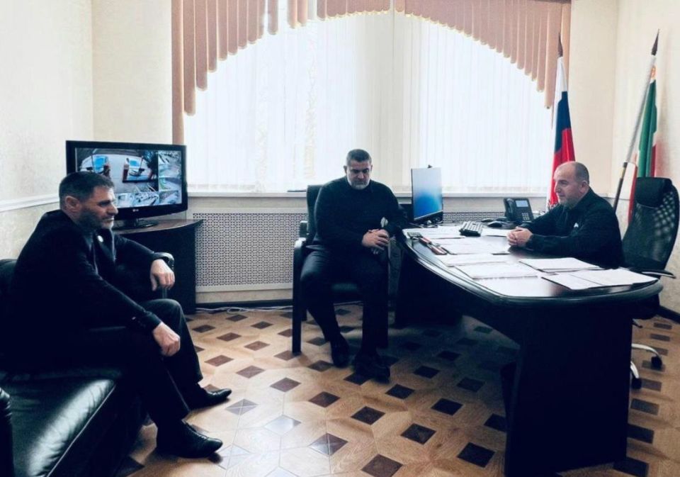 Ибрагим Эдилов посетил отделение Объединенного социального фонда России (ОСФР) по ЧР в Надтеречном районе