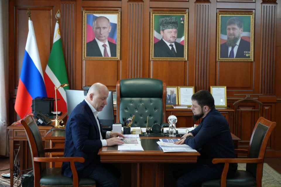 Ассаламу Алайкум!. Сегодня состоялась рабочая встреча Руководителя Администрации Главы и Правительства ЧР Галаса Таймасханова с заместителем Председателя Правительства ЧР – министром ЧР по национальной политике, внешним...