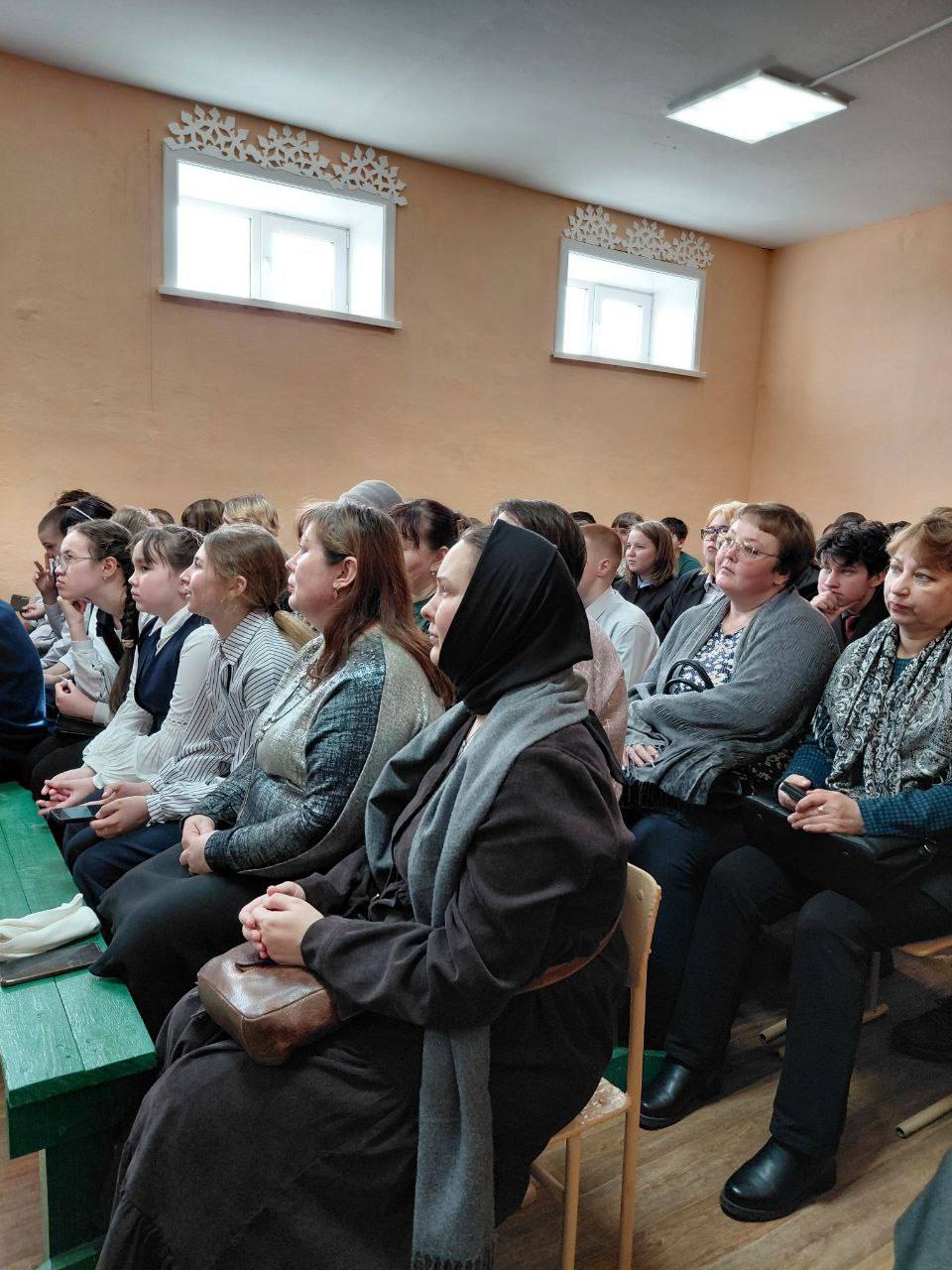 Председатель Совета ветеранов Восточно-Сибирского ЛУ МВД России на транспорте Сергей Желнов принял участие в проведении урока Мужества Председатель Совета ветеранов Восточно-Сибирского ЛУ МВД России на транспорте Сергей Желнов принял участие в проведении урока Мужества