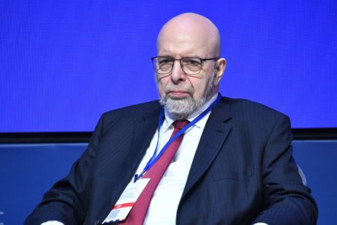 Дмитрий Саймс: А всё-таки, табачок — врозь