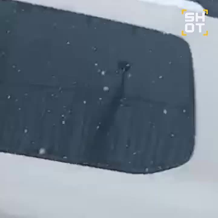 Около сотни российских туристов застряли на границе в Верхнем Ларсе: дорогу закрыли из-за высокой опасности схода лавин