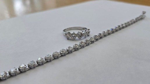 Контрабанду ювелирных изделий на 5,7 млн рублей пресекли таможенники в аэропорту Грозного