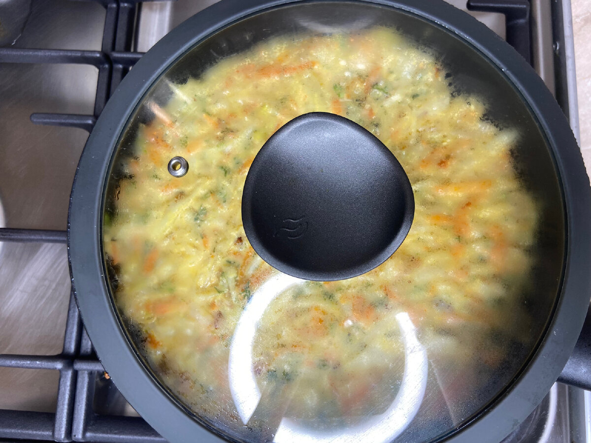 Ленивый пирог с капустой: готовим на сковороде всего за 20 минут