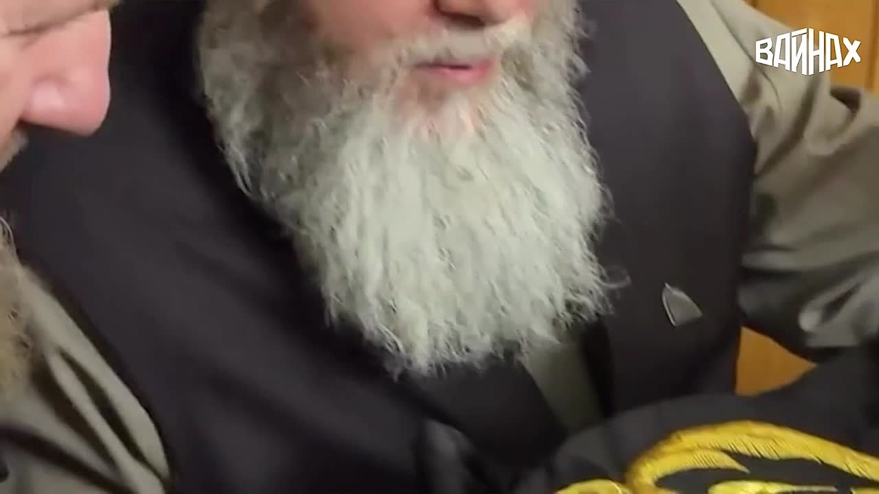 В рамках празднования Ид аль-Фитра Глава региона Рамзан Кадыров побывал в гостях у Муфтия Чеченской Республики Салаха-Хаджи Межиева