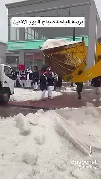 В Саудовской Аравии снова осадки в виде снега и града разной величины