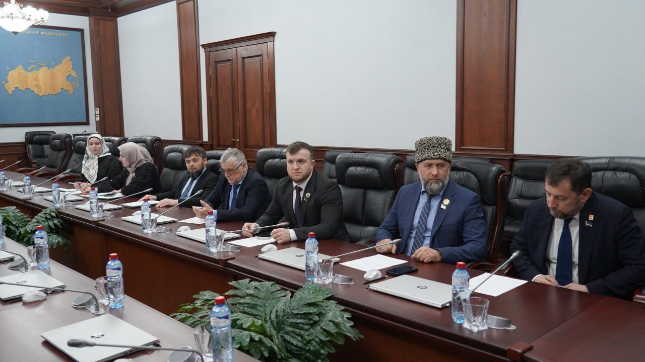 Аламахад Ельсаев провёл заседание комитета Аламахад Ельсаев провёл заседание комитета