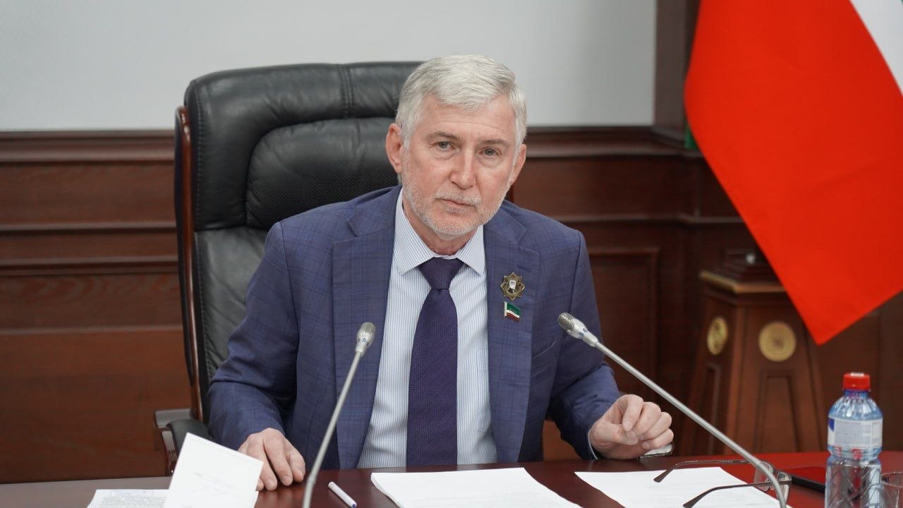 Аламахад Ельсаев провёл заседание комитета Аламахад Ельсаев провёл заседание комитета