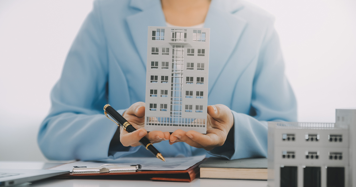 Минстрой уточнил: нужно ли управляющим организациям вести каналы в MAX и как оформить протокол ОСС