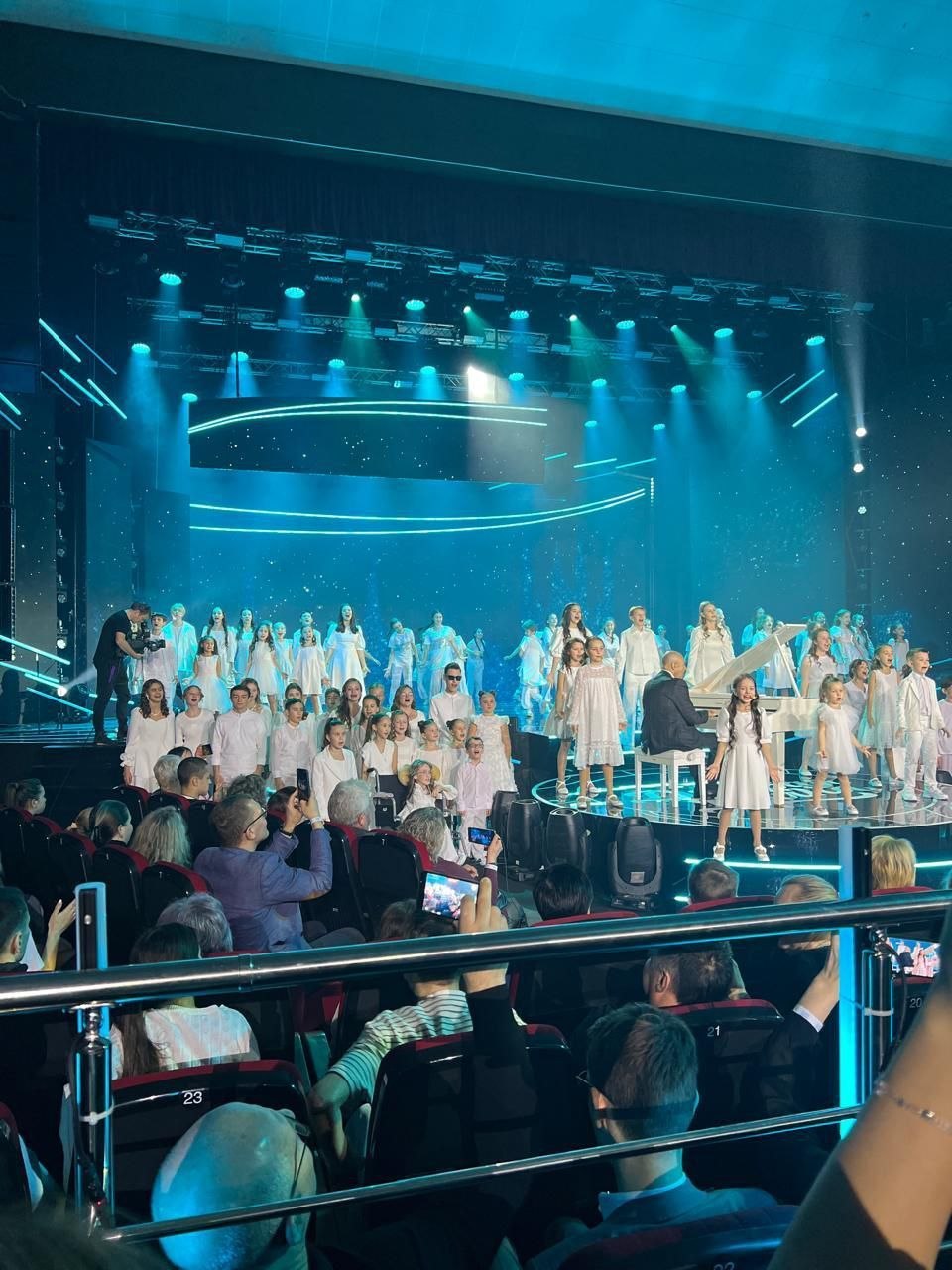 В Казани прошёл Всероссийский культурно-благотворительный фестиваль детского творчества «Добрая волна», учреждённый по инициативе мэра города Ильсура Метшина и народного артиста России, композитора Игоря Крутого В Казани прошёл Всероссийский культурно-благотворительный фестиваль детского творчества «Добрая волна», учреждённый по инициативе мэра города Ильсура Метшина и народного артиста России, композитора Игоря Крутого