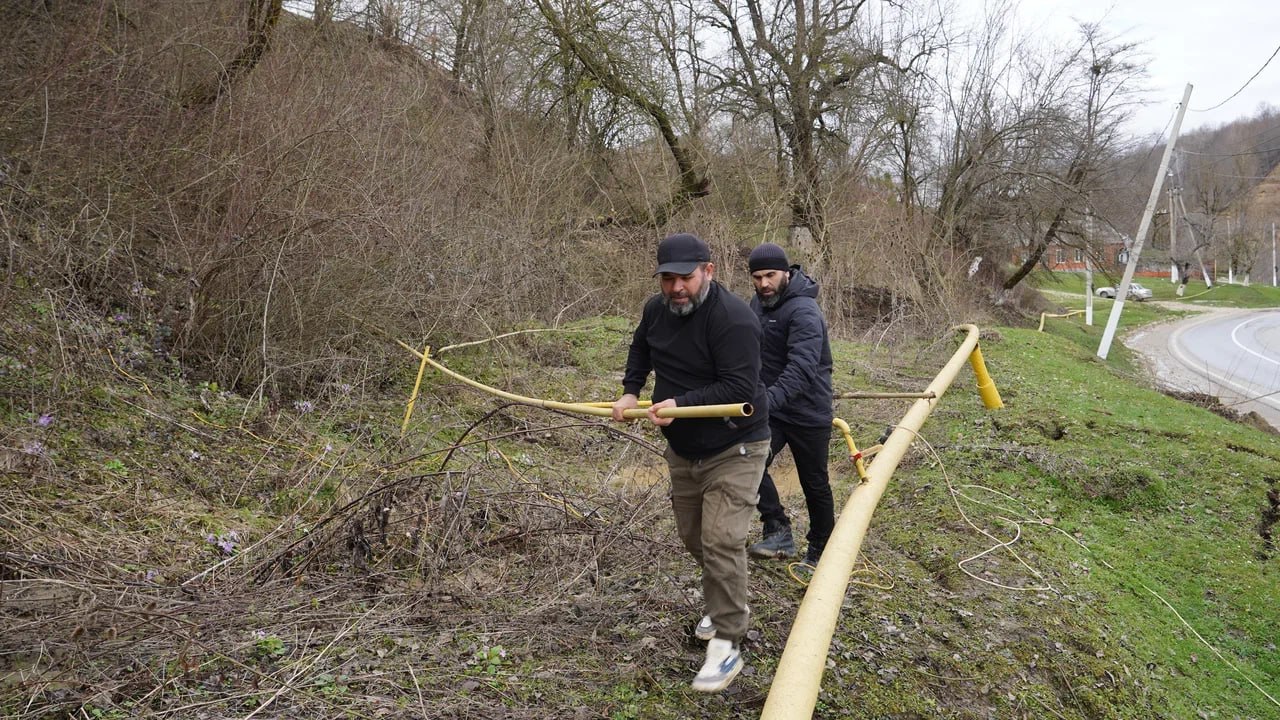 В Веденском районе продолжают системную работу по устранению последствий проливных дождей В Веденском районе продолжают системную работу по устранению последствий проливных дождей