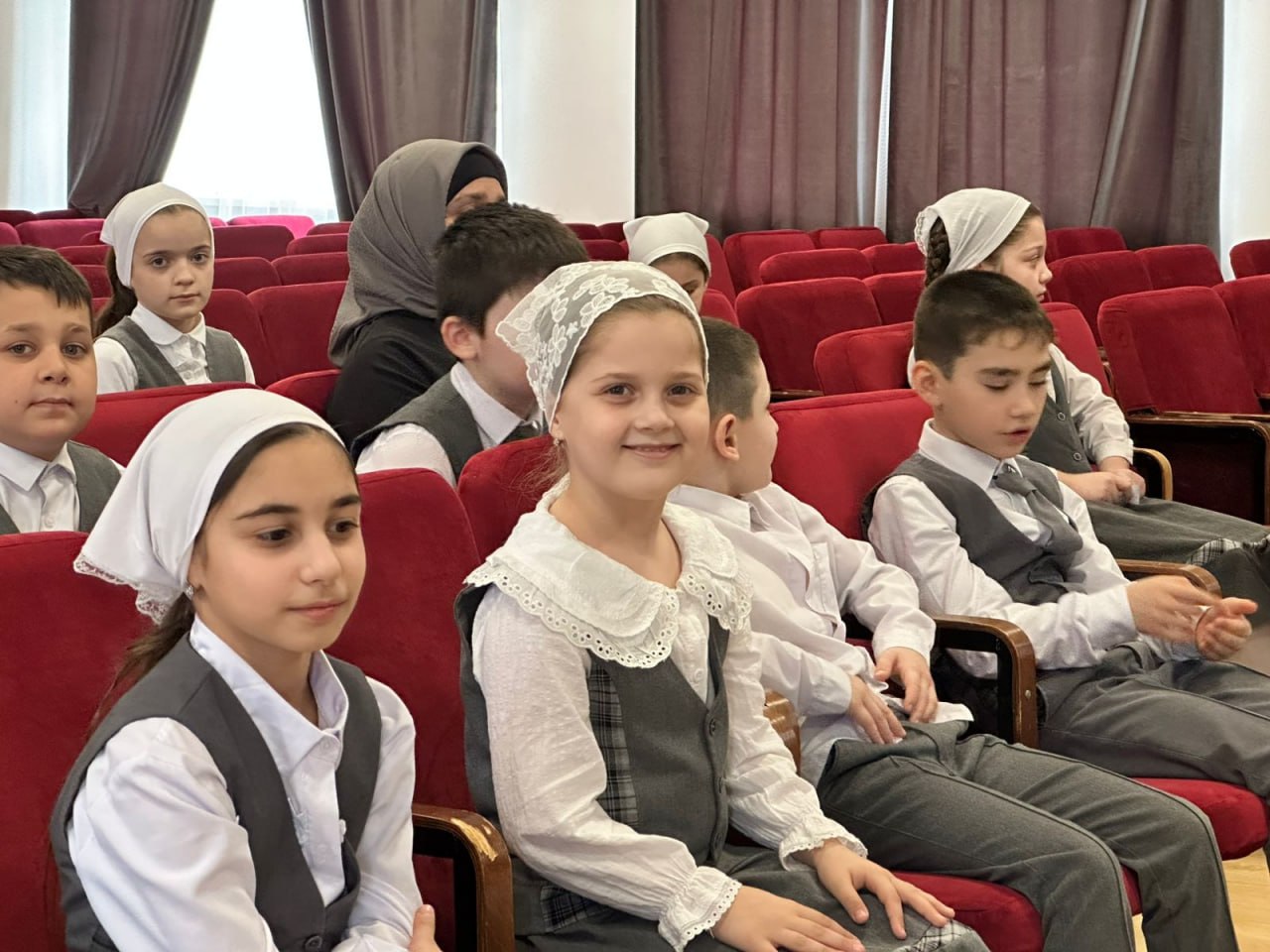 Молодое поколение – о главном законе: в школе № 44 прошла тематическая викторина Молодое поколение – о главном законе: в школе № 44 прошла тематическая викторина