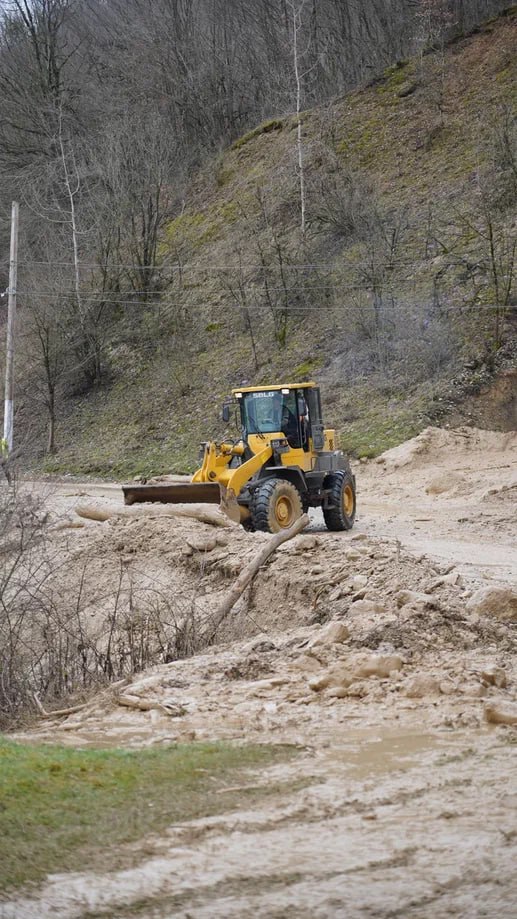 В Веденском районе продолжают системную работу по устранению последствий проливных дождей