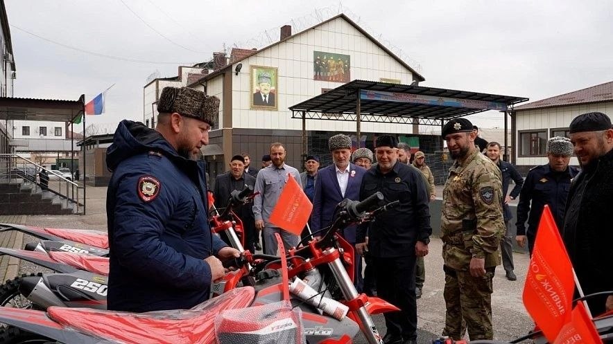 Эдуард Басурин: Участники МОПД «ВЕЧНО ЖИВЫЕ» в Чеченской Республике передали бойцам СВО мотоциклы