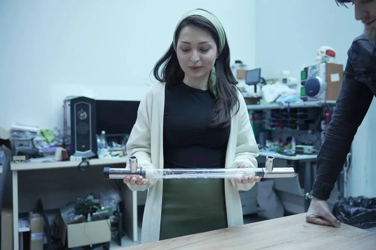 Студентка Грозненского государственного нефтяного технического университета им. М.Д. Миллионщикова создала прототип дверной ручки, способной самостоятельно обеззараживаться после каждого использования, сообщили в вузе Студентка Грозненского государственного нефтяного технического университета им. М.Д. Миллионщикова создала прототип дверной ручки, способной самостоятельно обеззараживаться после каждого использования, сообщили в вузе