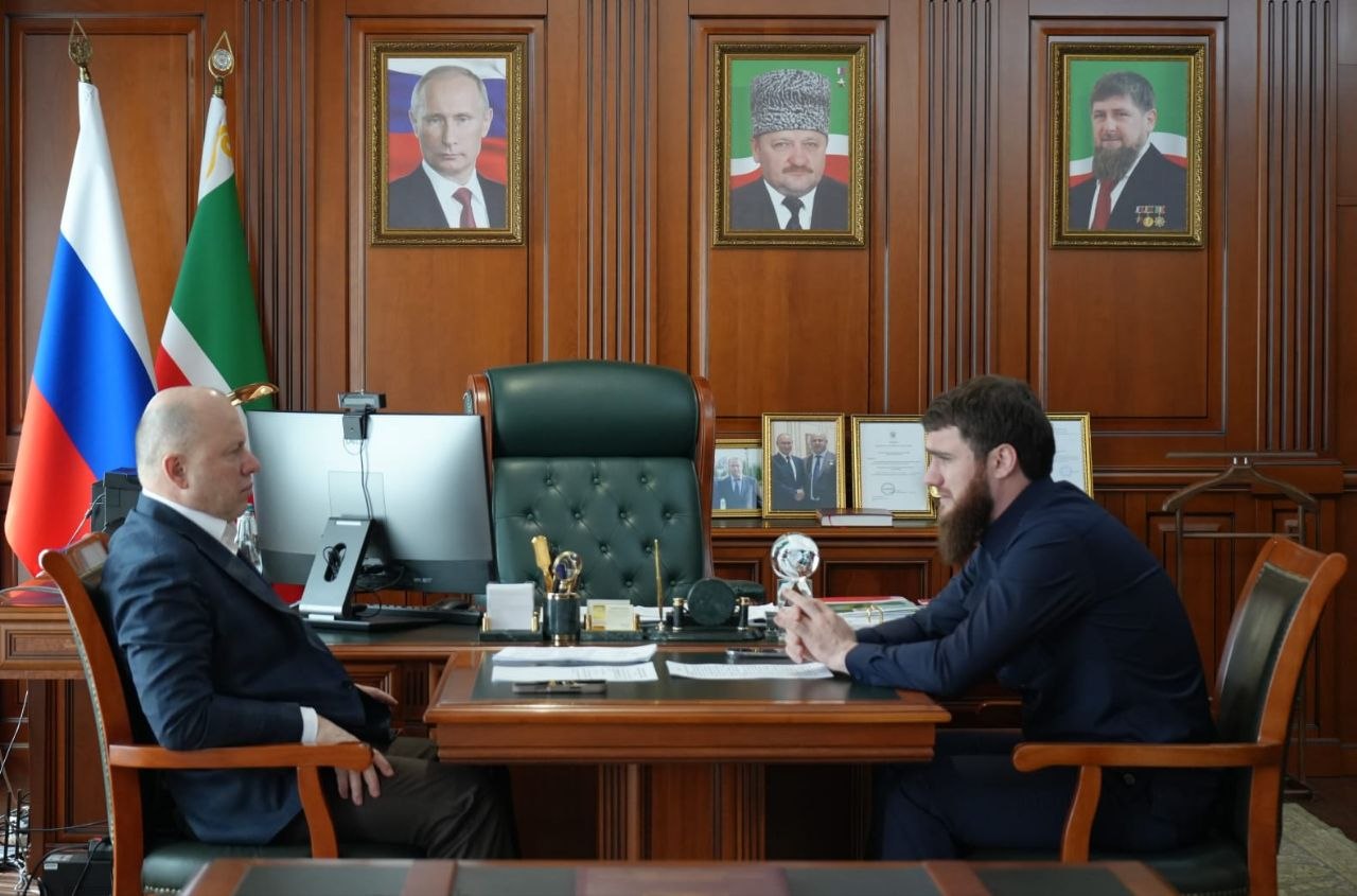 Ассаламу Алайкум!. Руководитель Администрации Главы и Правительства ЧР Галас Таймасханов провёл рабочую встречу с заместителем Председателя Правительства ЧР – министром сельского хозяйства ЧР Висханом Мацуевым